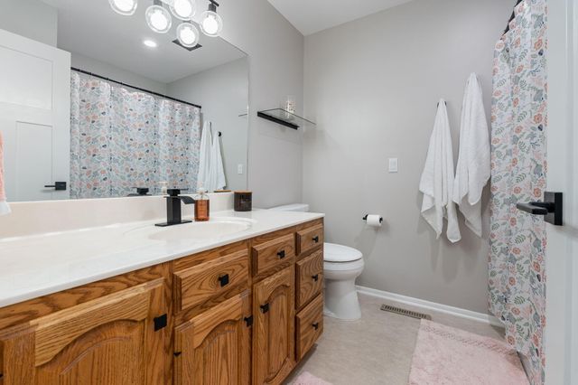 23 WENWOOD Circle, Council Bluffs, IA 51503