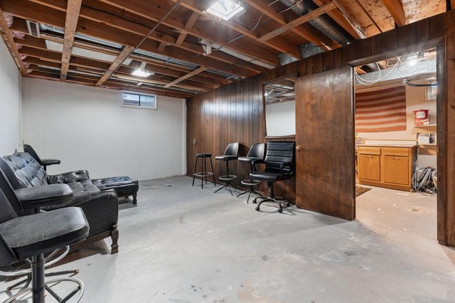 23 WENWOOD Circle, Council Bluffs, IA 51503