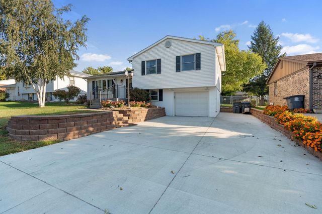 23 WENWOOD Circle, Council Bluffs, IA 51503
