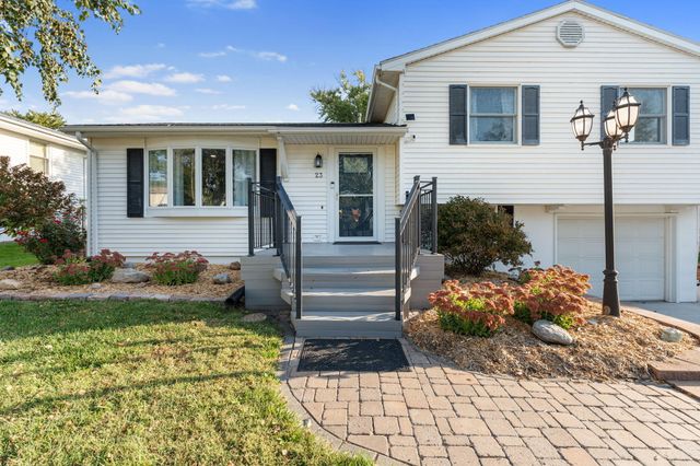 23 WENWOOD Circle, Council Bluffs, IA 51503