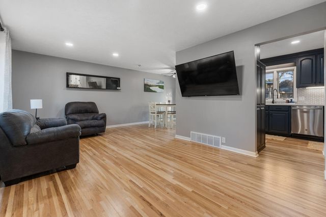 23 WENWOOD Circle, Council Bluffs, IA 51503