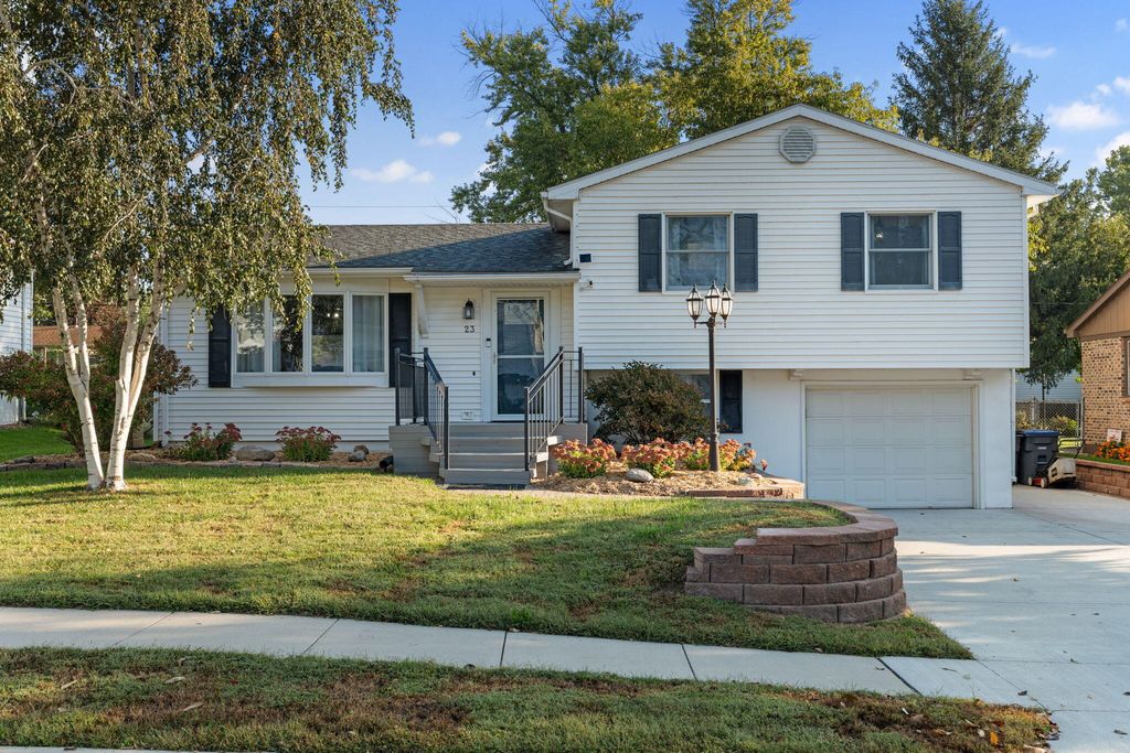 23 WENWOOD Circle, Council Bluffs, IA 51503