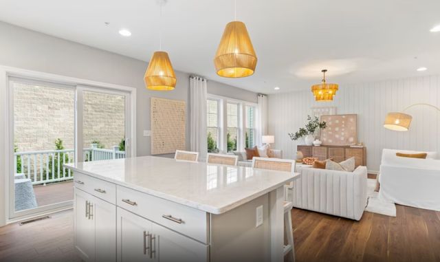 12 Emerald Run 63, Shrewsbury, MA 01545