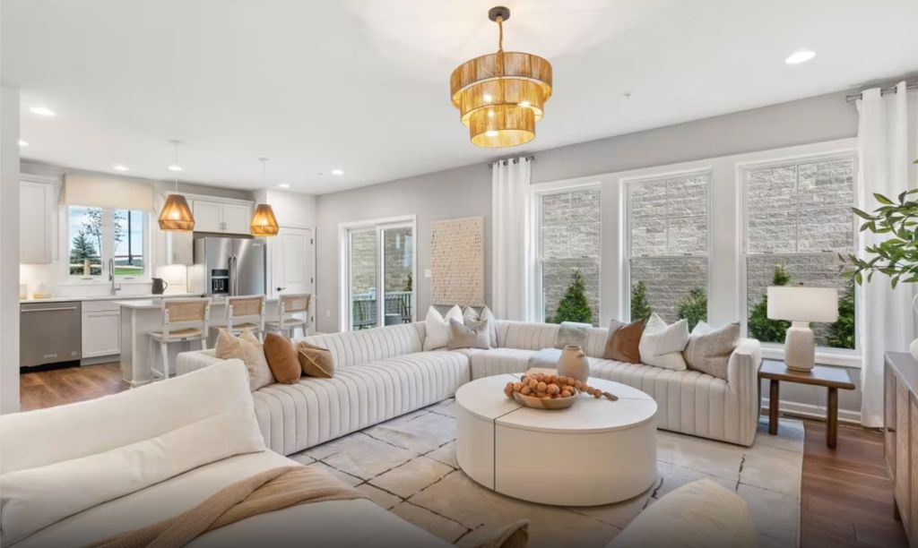 12 Emerald Run 63, Shrewsbury, MA 01545