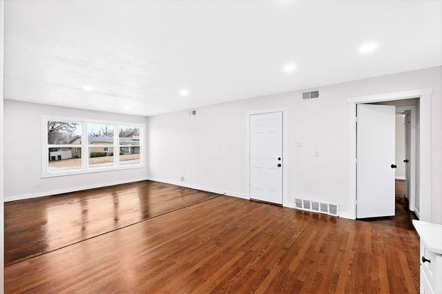 1816 Ellington Drive, Fort Worth, TX 76112