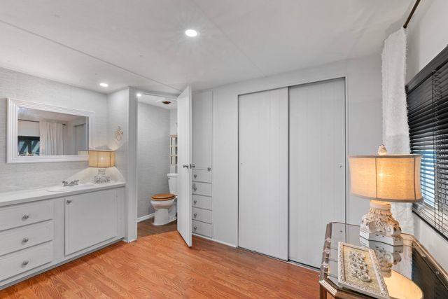 1055 N 5th Street 152, Jacksonville, OR 97530