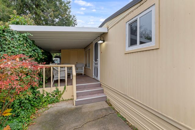 1055 N 5th Street 152, Jacksonville, OR 97530