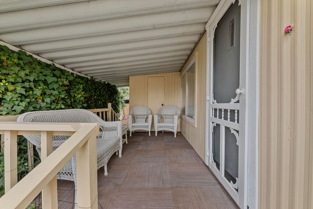 1055 N 5th Street 152, Jacksonville, OR 97530