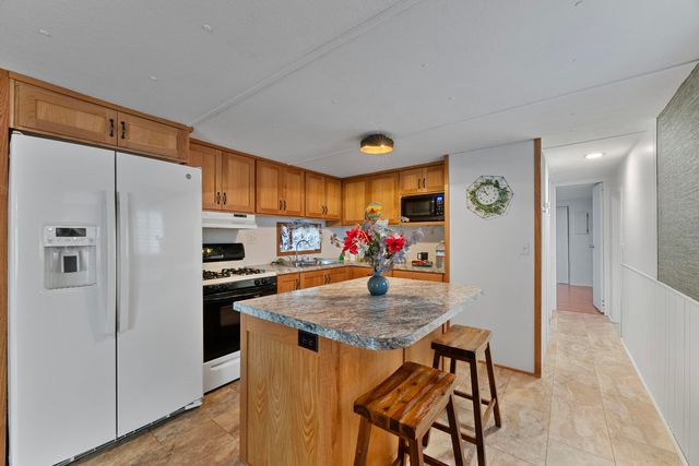 1055 N 5th Street 152, Jacksonville, OR 97530