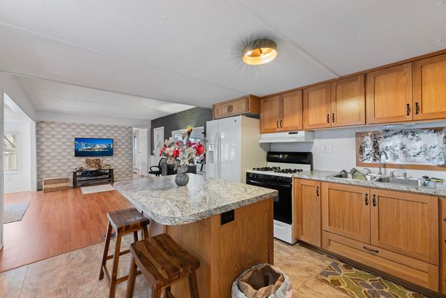 1055 N 5th Street 152, Jacksonville, OR 97530