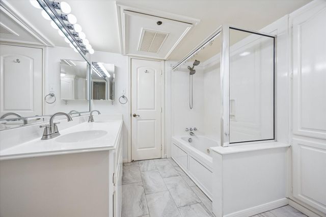 3131 Southwest Freeway 46, Houston, TX 77098