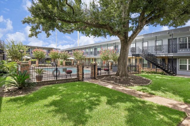 3131 Southwest Freeway 46, Houston, TX 77098