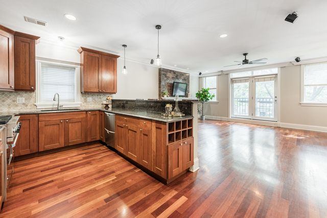 3736 N Fremont Street 2, Chicago, IL 60613