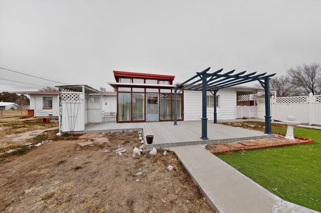 718 E Pueblo, Espanola, NM 87532