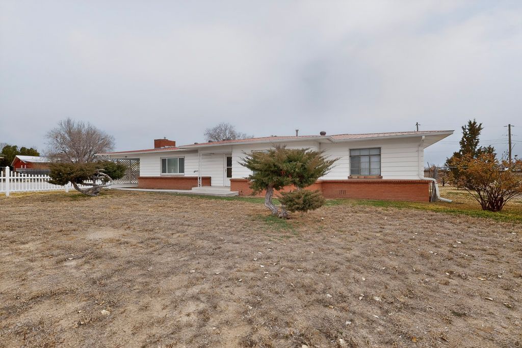 718 E Pueblo, Espanola, NM 87532
