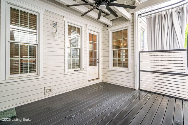 9513 Indian Pipe Ln, Prospect, KY 40059
