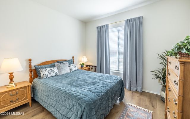 1942 W Amblemorn Drive, Green Valley, AZ 85622