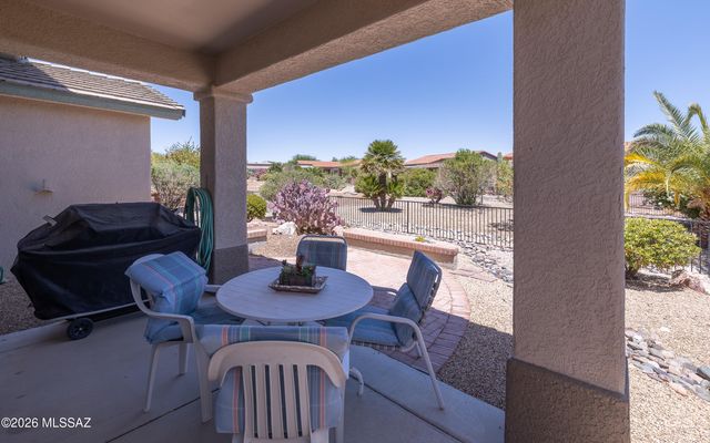 1942 W Amblemorn Drive, Green Valley, AZ 85622