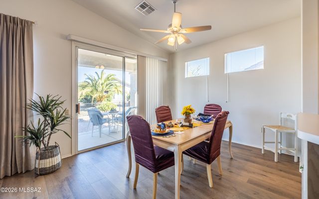 1942 W Amblemorn Drive, Green Valley, AZ 85622