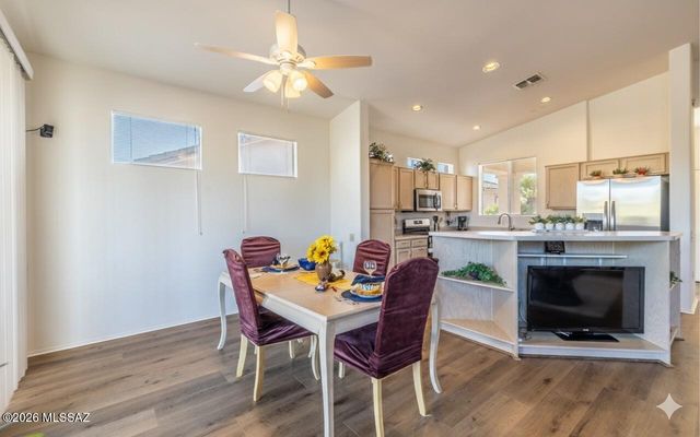 1942 W Amblemorn Drive, Green Valley, AZ 85622