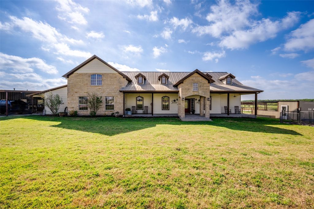 5855 Western Star Drive, Justin, TX 76247 — photo 2