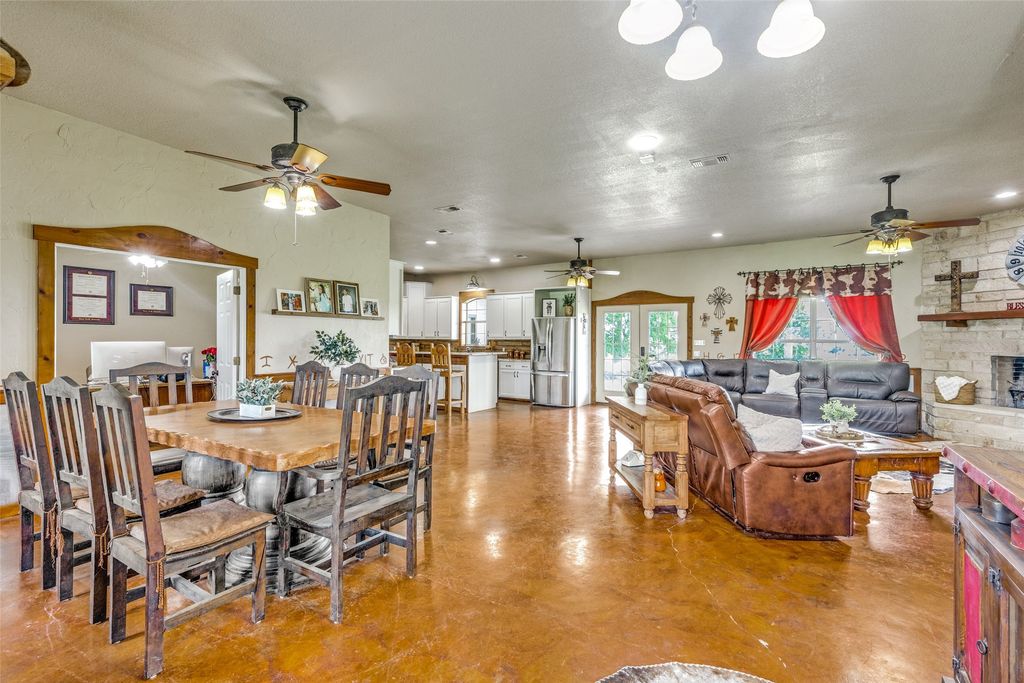 5855 Western Star Drive, Justin, TX 76247 — photo 4