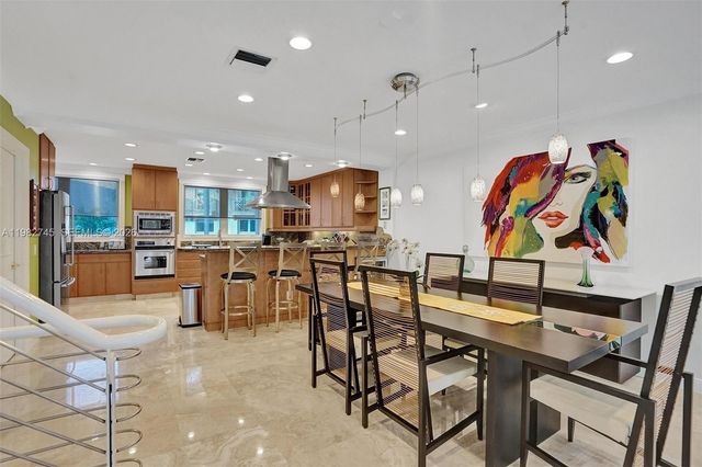 3942 NE 171st St 4A, North Miami Beach, FL 33160