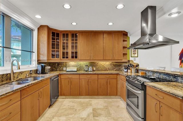 3942 NE 171st St 4A, North Miami Beach, FL 33160