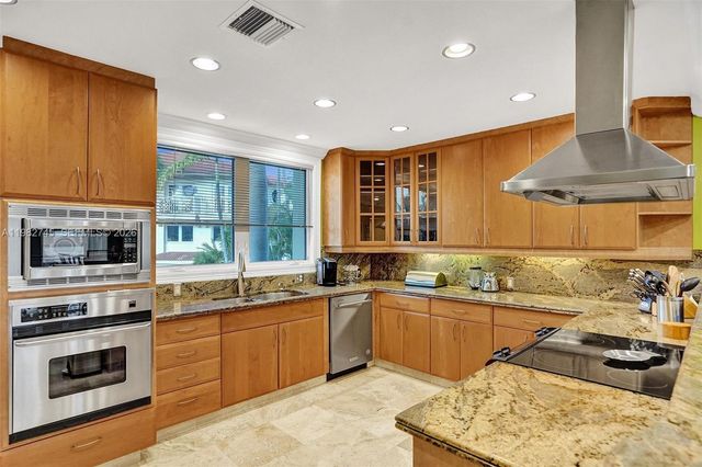 3942 NE 171st St 4A, North Miami Beach, FL 33160