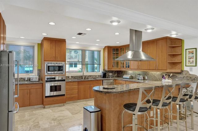 3942 NE 171st St 4A, North Miami Beach, FL 33160