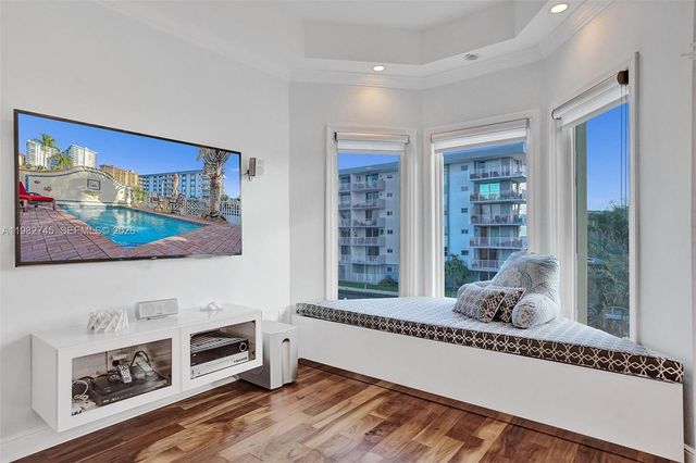 3942 NE 171st St 4A, North Miami Beach, FL 33160