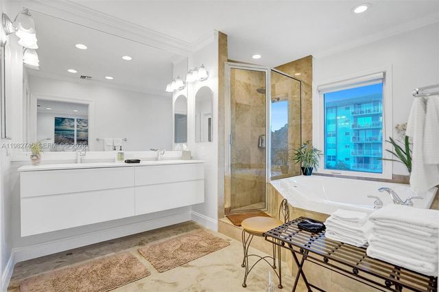 3942 NE 171st St 4A, North Miami Beach, FL 33160