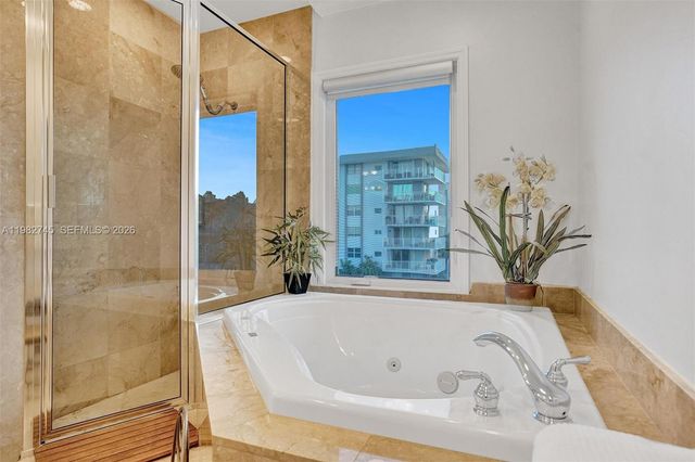 3942 NE 171st St 4A, North Miami Beach, FL 33160