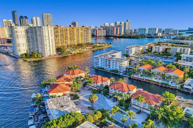 3942 NE 171st St 4A, North Miami Beach, FL 33160