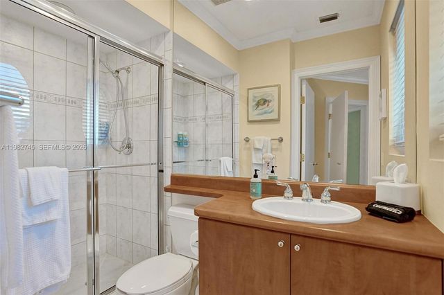 3942 NE 171st St 4A, North Miami Beach, FL 33160