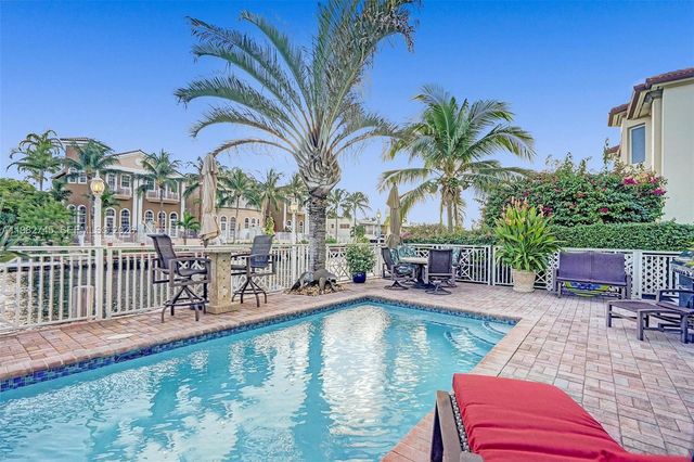 3942 NE 171st St 4A, North Miami Beach, FL 33160