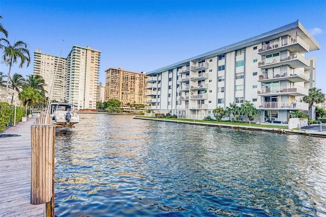 3942 NE 171st St 4A, North Miami Beach, FL 33160