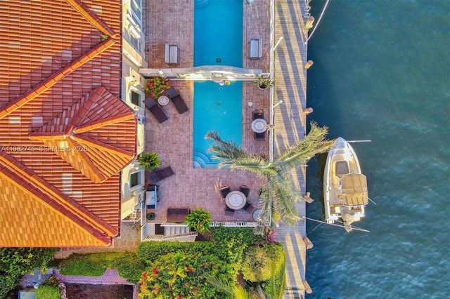 3942 NE 171st St 4A, North Miami Beach, FL 33160