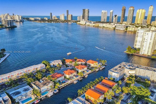 3942 NE 171st St 4A, North Miami Beach, FL 33160