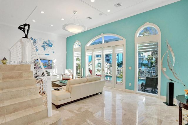 3942 NE 171st St 4A, North Miami Beach, FL 33160