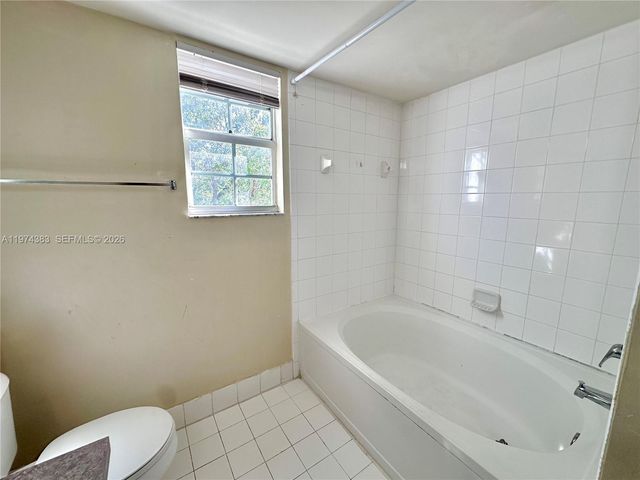 11185 SW 6th Street 303, Pembroke Pines, FL 33025