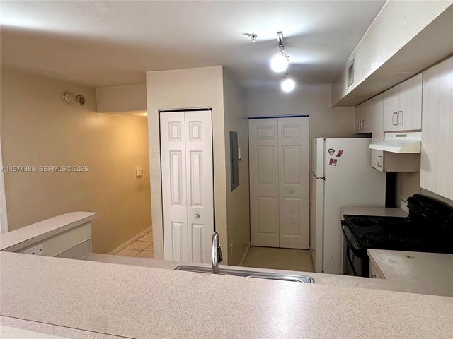 11185 SW 6th Street 303, Pembroke Pines, FL 33025
