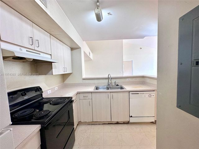 11185 SW 6th Street 303, Pembroke Pines, FL 33025