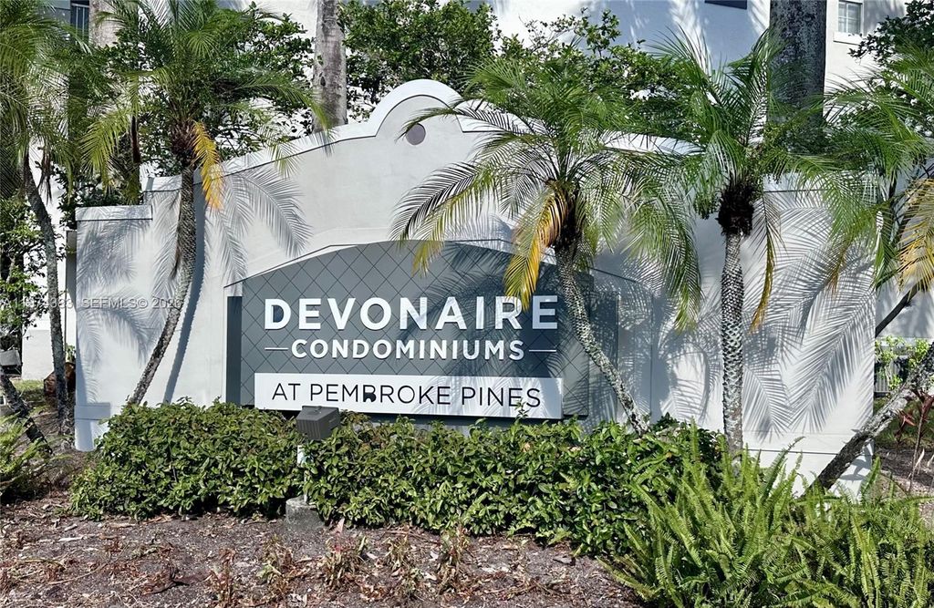 11185 SW 6th Street 303, Pembroke Pines, FL 33025