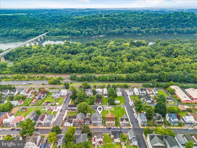 412 W POTOMAC ST, Brunswick, MD 21716