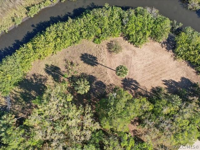 1465 S Surf Loop, Crystal River, FL 34429