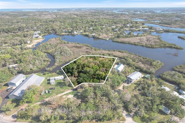 1465 S Surf Loop, Crystal River, FL 34429