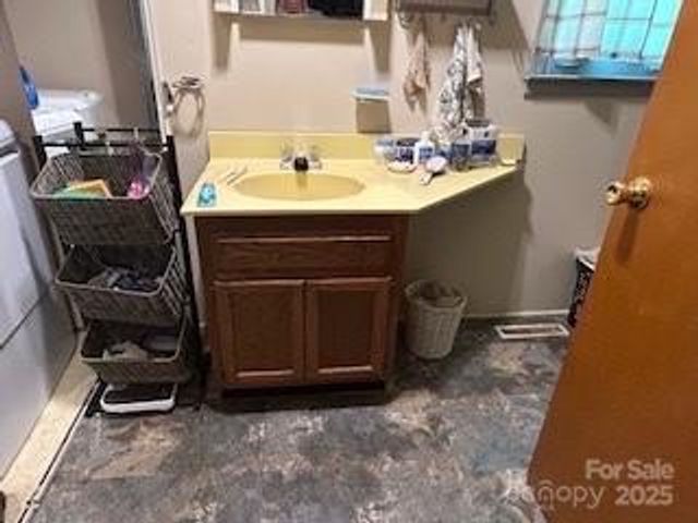 40 Robinson Holler Drive, Marion, NC 28752