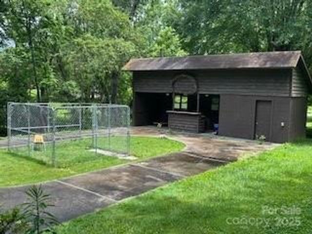 40 Robinson Holler Drive, Marion, NC 28752