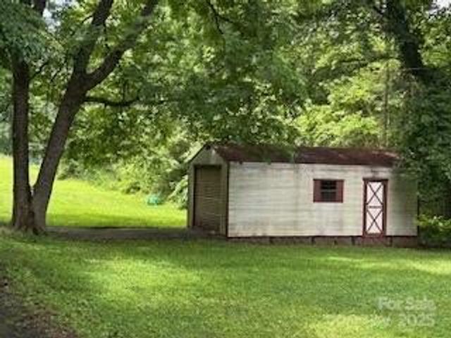 40 Robinson Holler Drive, Marion, NC 28752